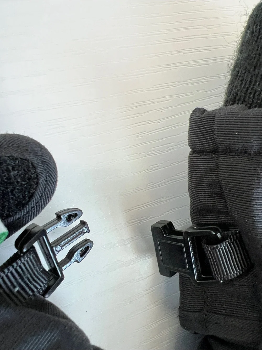 3M Thinsulate | Black Kids Mittens Size 2T/3T